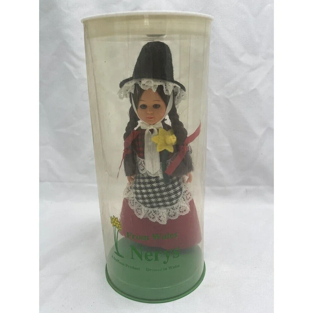 Vintage Welsh Doll Souvenir in traditional costume 8” From Wales Nerys RARE
